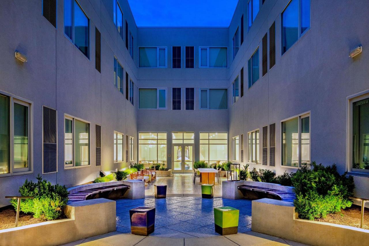 Hotel Element Hampton Peninsula Town Center Exteriér fotografie